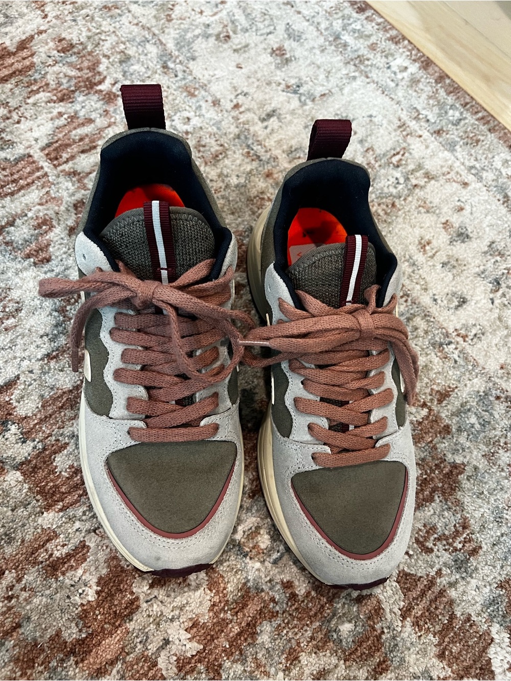 Veja Women’s Venturi Intermix Exclusive Sneakers size 37 - Picture 3 of 9